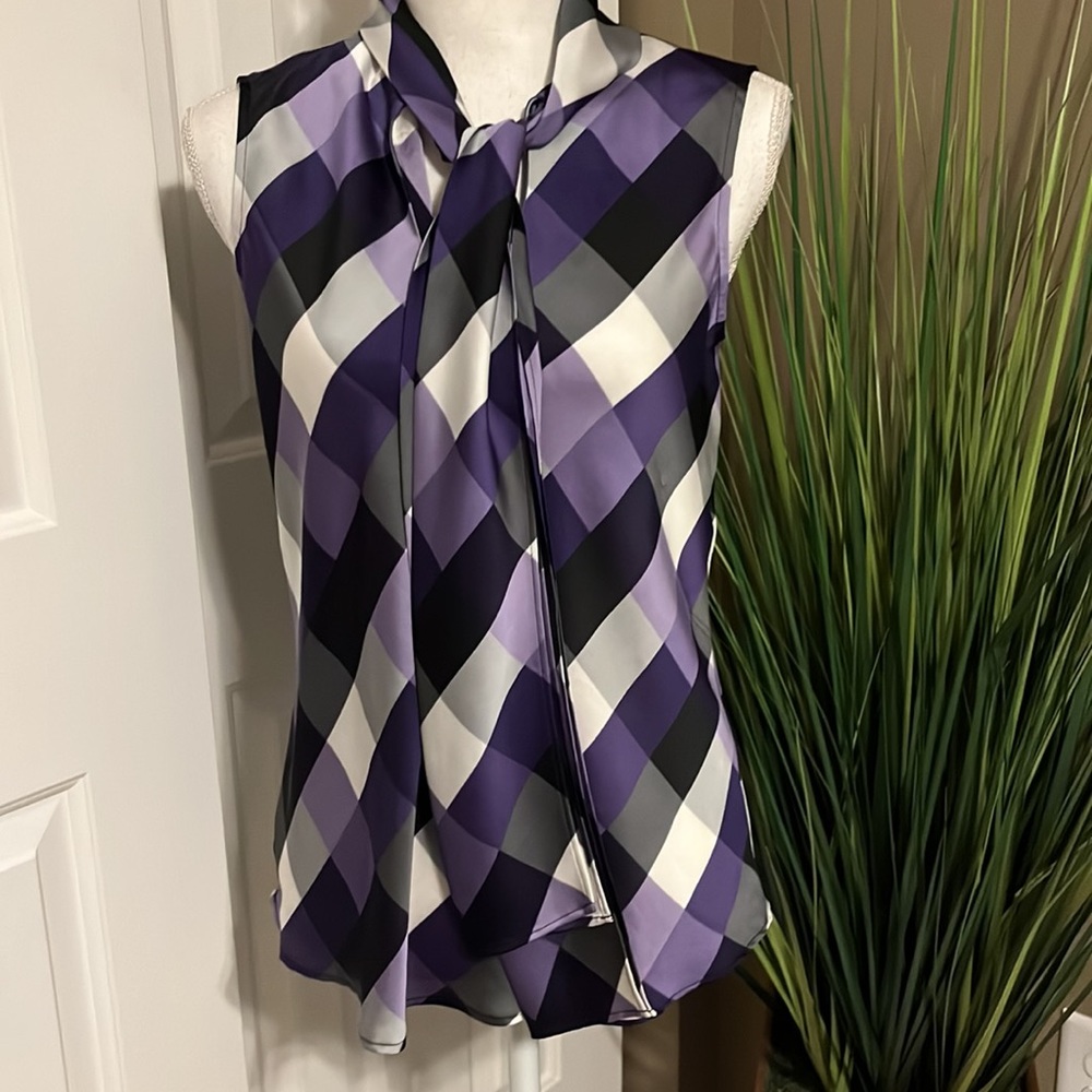 Nine West -Size Small sophisticated Purple checkered  sleeveless blouse - Picture 2 of 5